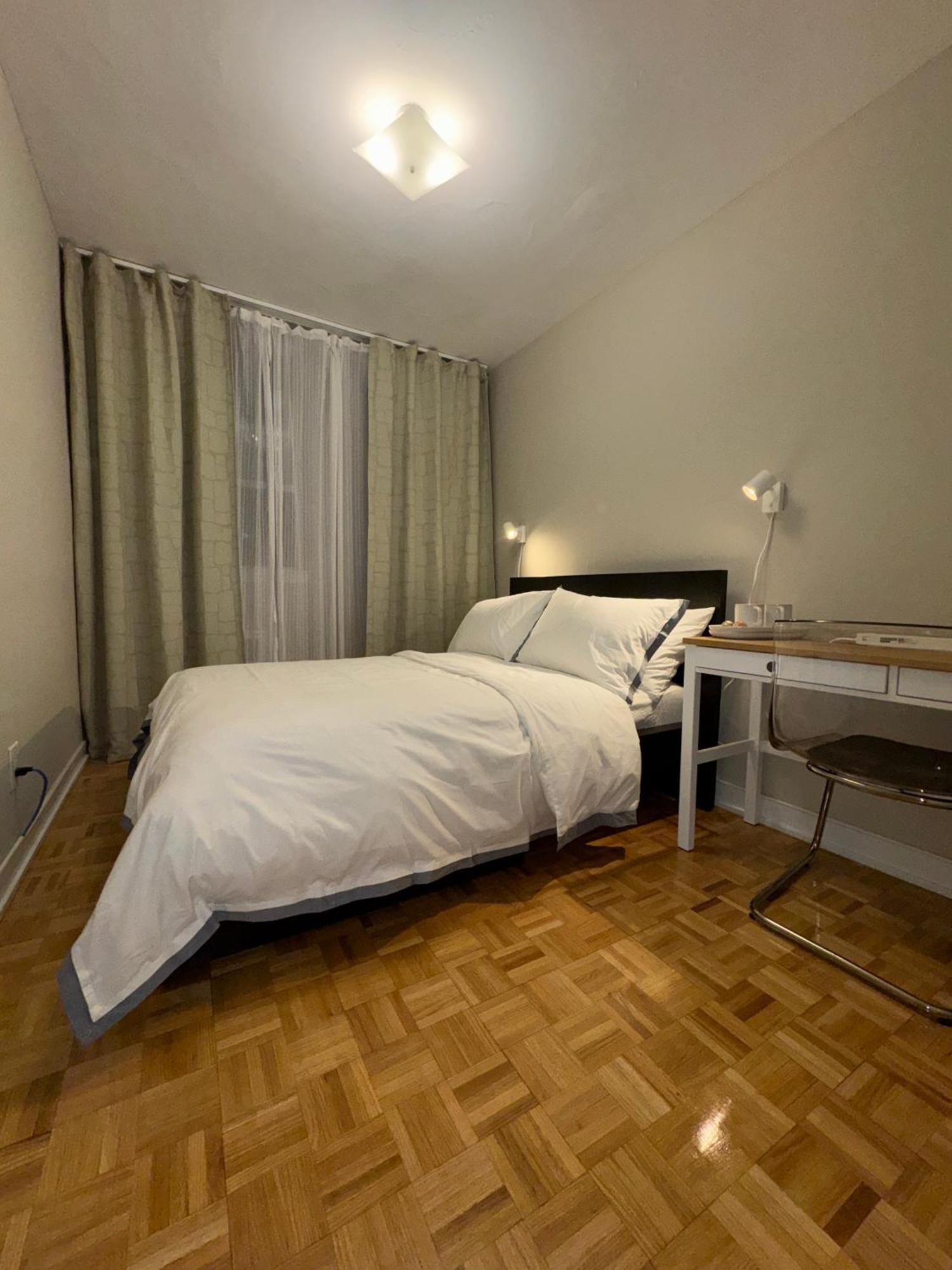Private Double In Downtown Toronto, 15 Mins To Cn Tower, Steps To Subway Toronto