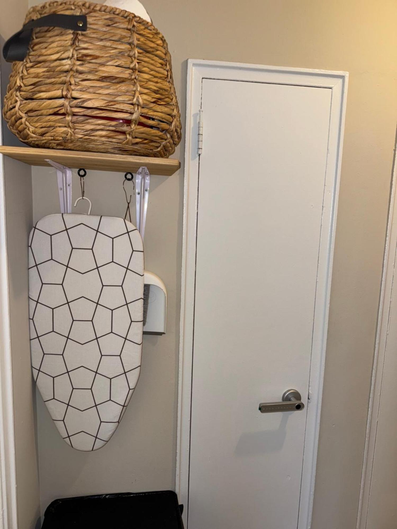 Private Double In Downtown Toronto, 15 Mins To Cn Tower, Steps To Subway * Toronto