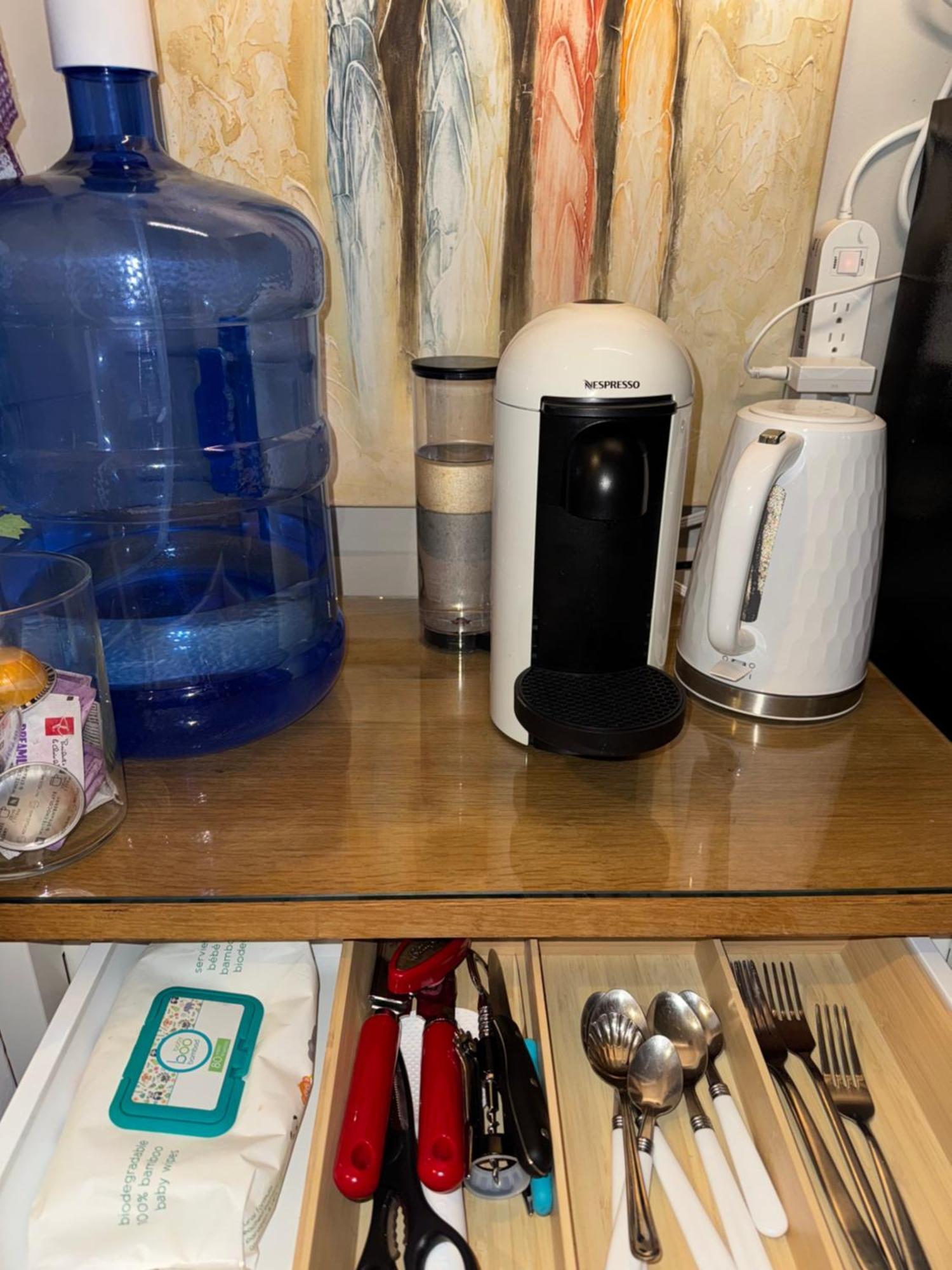Private Double In Downtown Toronto, 15 Mins To Cn Tower, Steps To Subway Homestay Toronto