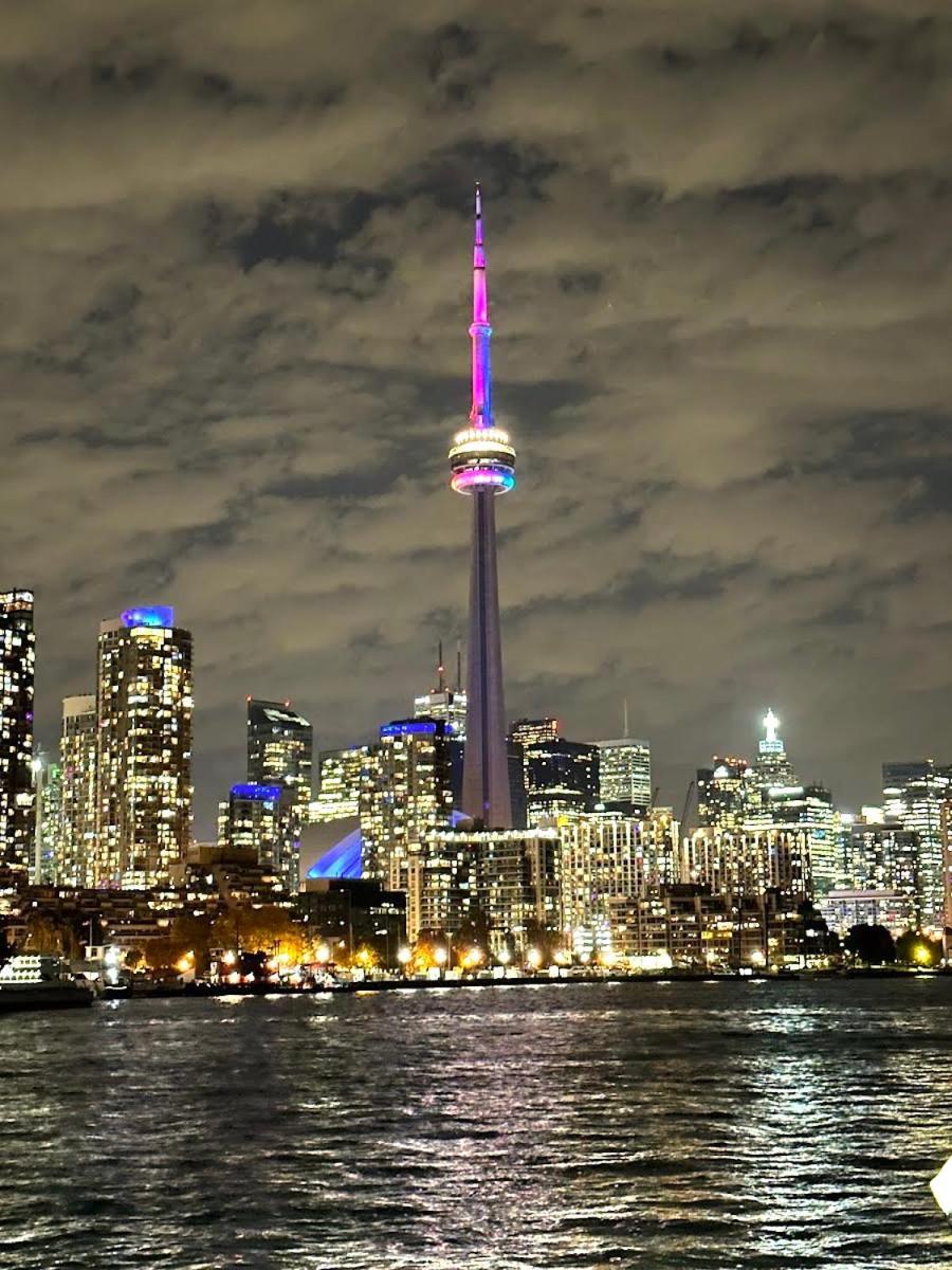 Private Double In Downtown Toronto, 15 Mins To Cn Tower, Steps To Subway